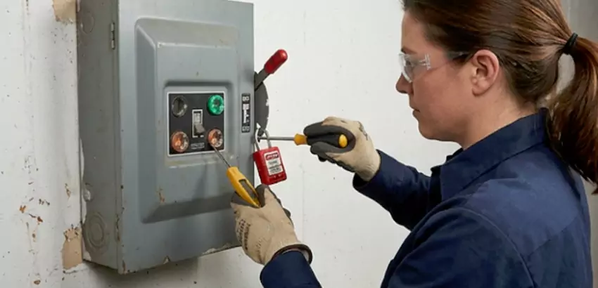 Motion Sensor Light Switch Replacement in Daytona Beach