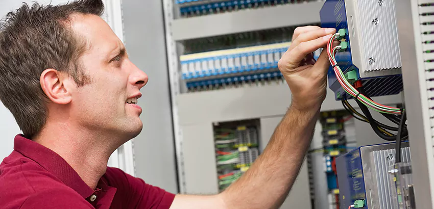 Offshore and Petroleum Facility Electrician in Daytona Beach