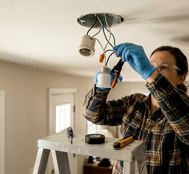 Professional Light Socket Replacement: Your Local Fixture Repair Team in Daytona Beach, FL