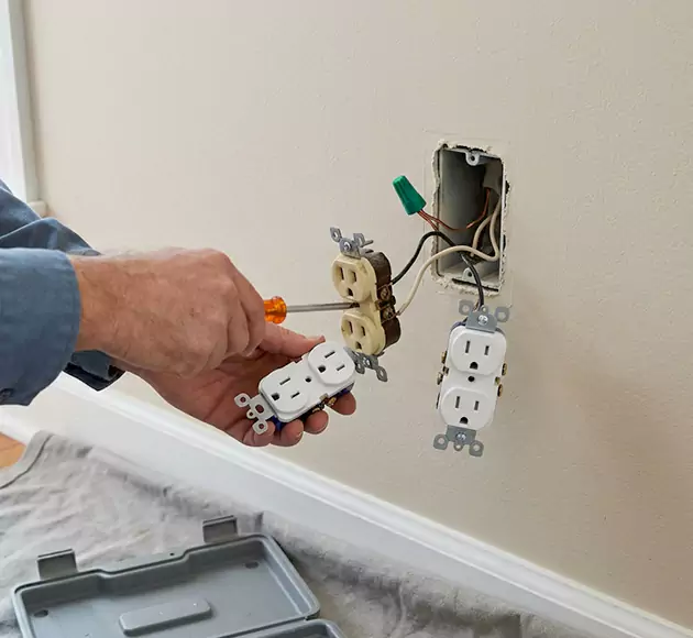 Professional Outlet Replacement: Your Local Swap-Out Team in Daytona Beach, FL